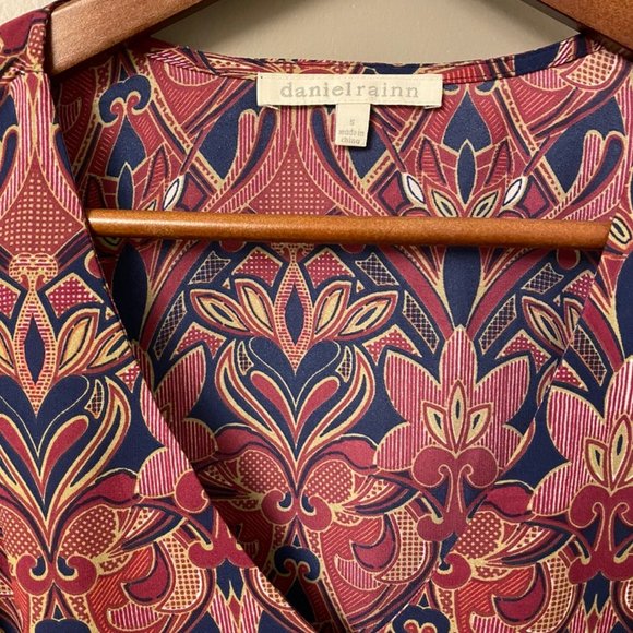 Lotus Pattern Tank Top - Picture 3 of 4